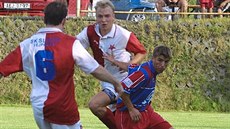 VZPOMÍNKA. Bývalý záložník Václav Pěchouček v dresu Plzněe v červenci 2002 v... VZPOMÍNKA. Bývalý záložník Václav Pěchouček v dresu Plzněe v červenci 2002 v...