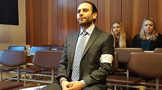 Obžalovaný Mehmet Ölmez v jednací síni Krajského soudu v Ostravě. (12. října... Obžalovaný Mehmet Ölmez v jednací síni Krajského soudu v Ostravě. (12. října...