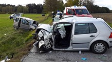 Čelní střet dvou aut na Českobudějovicku si vyžádal čtyři vážná zranění. Čelní střet dvou aut na Českobudějovicku si vyžádal čtyři vážná zranění.