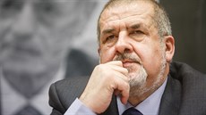 Předseda krymskotatarského parlamentu Medžilisu a vůdce Krymských Tatarů Refat... Předseda krymskotatarského parlamentu Medžilisu a vůdce Krymských Tatarů Refat...