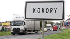 Nekonečné proudy aut každý den ucpávají vesnice na trase z Olomouce do Přerova... Nekonečné proudy aut každý den ucpávají vesnice na trase z Olomouce do Přerova...