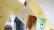 Autorem neobvyklého domu s dynamickým interiérem je architekt Kazuyasu Kochi. Autorem neobvyklého domu s dynamickým interiérem je architekt Kazuyasu Kochi.