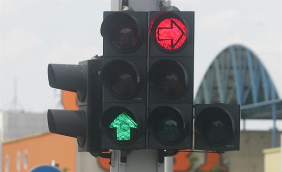 Zelená na semaforech by v esku mohla brzy blikat stejn jako v nkterých okolních zemích. Novinka se otestuje v Beclavi.