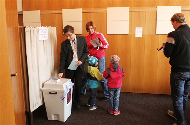 Místní referendum se konalo v oddlených místnostech oproti volbám. Zabloudil...