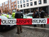 Neznámý pachatel s nožem zaútočil Mnichově, několik lidí zranil (21.10.2017) Neznámý pachatel s nožem zaútočil Mnichově, několik lidí zranil (21.10.2017)