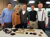 Ctirad Sára (vpravo) v současnosti spolupracuje s mnoha lidmi z různých oborů.... Ctirad Sára (vpravo) v současnosti spolupracuje s mnoha lidmi z různých oborů....