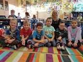 Lukáš a Adam, Štěpán a Matyáš, Jakub a Karolínka. Učitelka Pavlína Kováčiková... Lukáš a Adam, Štěpán a Matyáš, Jakub a Karolínka. Učitelka Pavlína Kováčiková...
