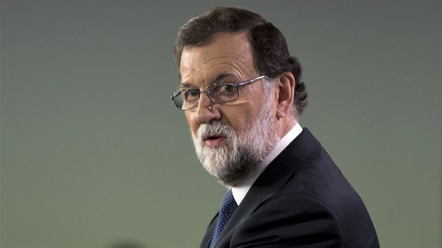 panlsk premir Mariano Rajoy oznmil sten omezen katalnsk autonomie (21. jna 2017)