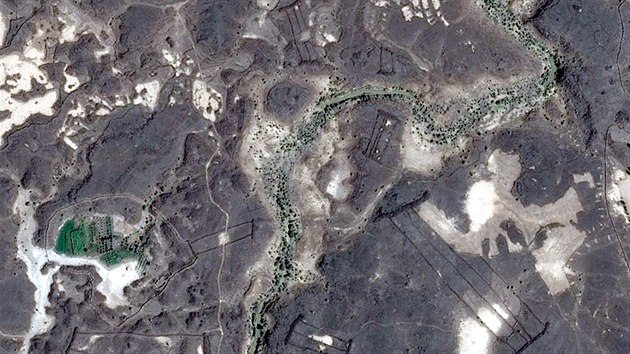 Kamenné "brány" pi pohledu ze shora. Zdroj: Google Maps
