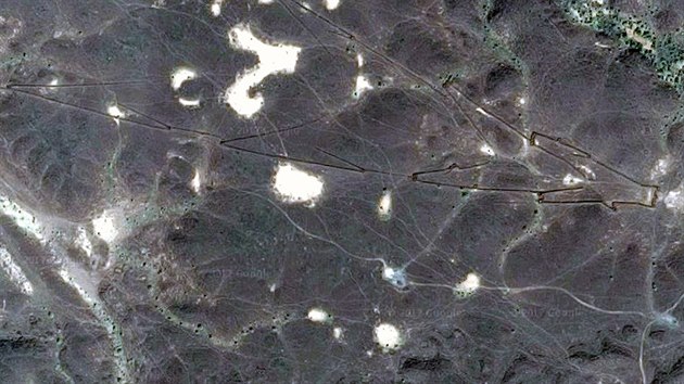 Kamenn "draci" pi pohledu ze shora. Zdroj: Google Maps