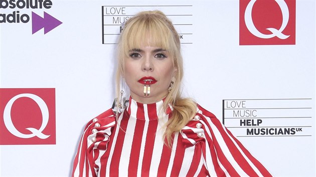 Zpvaka Paloma Faith na Britain Q Awards (Londn, 18. jna 2017)