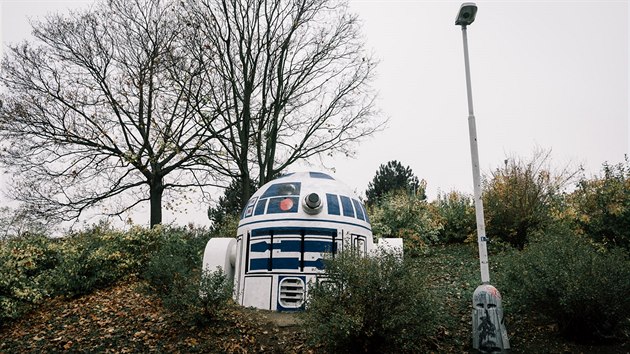 Ikonický robot R2D2 z Hvzdných válek zakotvil v  Praze. Kdosi neznámý takto...