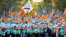 V Barceloně demonstrovalo na 450 tisíc lidí za nezávislost Katalánska... V Barceloně demonstrovalo na 450 tisíc lidí za nezávislost Katalánska...
