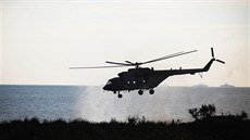 U Špicberků se zřítila ruská helikoptéra Mi-8. Na palubě bylo osm lidí. U Špicberků se zřítila ruská helikoptéra Mi-8. Na palubě bylo osm lidí.