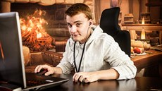 Profesionální hráč. Mikuláš Dio však zdůrazňuje, že nejde o štěstí. Důležitý je... Profesionální hráč. Mikuláš Dio však zdůrazňuje, že nejde o štěstí. Důležitý je...