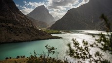 Iskanderkul není jen jezero, je to ikona divoké pírody Tádikistánu.