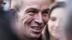 Předseda Pirátů Ivan Bartoš přichází do volebního štábu strany v Praze. (21.... Předseda Pirátů Ivan Bartoš přichází do volebního štábu strany v Praze. (21....