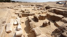 etí archeologové odkrývají chrám faraona Ramesse II. v egyptském Abúsíru....