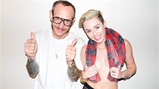 Chlípný fotograf Terry Richardson společně se zpěvačkou Miley Cyrusovou Chlípný fotograf Terry Richardson společně se zpěvačkou Miley Cyrusovou