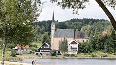 Farní kostel svatého Filipa a Jakuba v Přední Výtoni Farní kostel svatého Filipa a Jakuba v Přední Výtoni