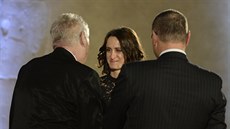 Rychlobruslařka Martina Sáblíková přebírá od českého prezidenta Miloše Zemana... Rychlobruslařka Martina Sáblíková přebírá od českého prezidenta Miloše Zemana...