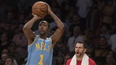 Kentavious Caldwell-Pope z LA Lakers střílí klíčovou trojku v prodloužení proti... Kentavious Caldwell-Pope z LA Lakers střílí klíčovou trojku v prodloužení proti...