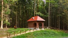 Kaple sv. Anny mezi Pavlovou Hutí a Zadními Milíři na Tachovsku. Kaple sv. Anny mezi Pavlovou Hutí a Zadními Milíři na Tachovsku.