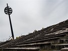 Demolice pokrauj, hradeck stadion v Malovicch u piel o tribunu,...