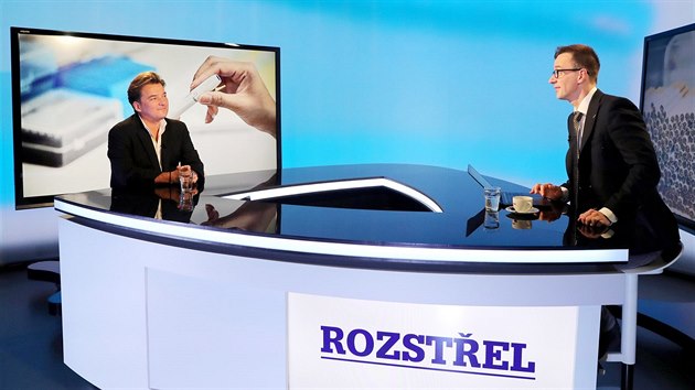 Generln editel Philip Morris pro esko, Slovensko a Maarsko rpd Knye (vlevo) hostem diskusnho poadu iDNES.cz Rozstel.
