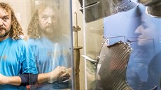 Z přípravy výstavy Poklady zbrojnic státních hradů a zámků ve správě Národního... Z přípravy výstavy Poklady zbrojnic státních hradů a zámků ve správě Národního...