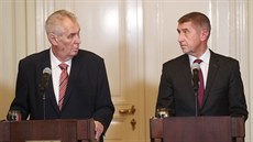 Prezident Miloš Zeman a předseda hnutí ANO Andrej Babiš na tiskové konferenci... Prezident Miloš Zeman a předseda hnutí ANO Andrej Babiš na tiskové konferenci...