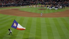 Baseballisté Houston Astros oslavují třetí výhru ve Světové sérii. Baseballisté Houston Astros oslavují třetí výhru ve Světové sérii.