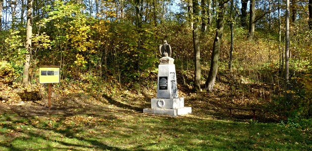 Zrekonstruovaný pomník obyvatelm Opatova, kteí padli za 1. svtové války.