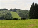 Na tomto poli ve Zborn, ze kterho je vidt na sjezdovku acberk, byla pvodn...