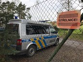 Policista se při střelbě na střelnici na Mělnicku omylem postřelil do nohy.... Policista se při střelbě na střelnici na Mělnicku omylem postřelil do nohy....