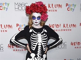 Heather Grahamová na 18. výroní halloweenské party Heidi Klumové (New York,...