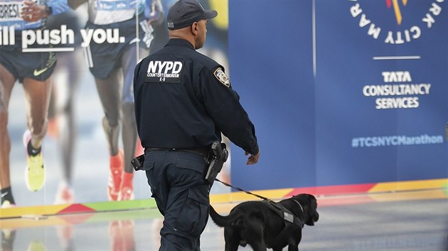 Policie v New Yorku se pipravuje na tradin maraton (4. listopad 2017).