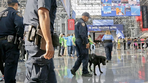 Policie v New Yorku se pipravuje na tradin maraton (4. listopad 2017).