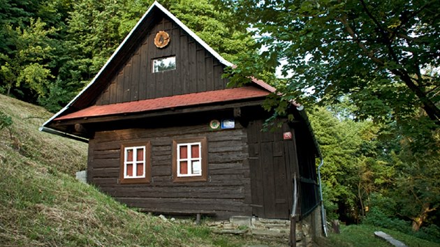 Turistick chata Kusalno v beskydskch lesch nad Vsetnem.