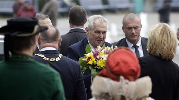 Prezident Milo Zeman zahjil ve stedu 8. listopadu 2017 v Olomouci svou u ptou tdenn nvtvu Olomouckho kraje.