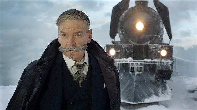 Kenneth Branagh jako Hercule Poirot ve filmu Vrada v Orient expresu