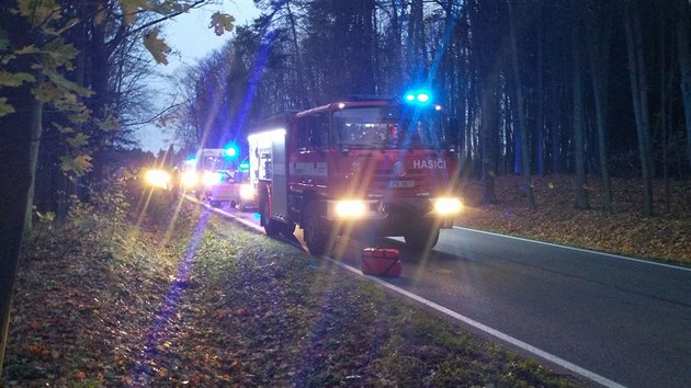 Dopravn nehoda t osobnch vozidel u obce Trnov na Tachovsku.