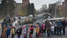 Model letounu Spitfire na hlavní tíd v Ostrav-porub