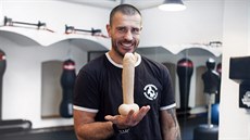 Nejslavnější český pornoherec Robert Rosenberg si nechal udělat odlitek svého... Nejslavnější český pornoherec Robert Rosenberg si nechal udělat odlitek svého...