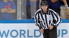 Třetí evropský sudí v NHL? Čárový rozhodčí Libor Suchánek se zatím učí v nižší,... Třetí evropský sudí v NHL? Čárový rozhodčí Libor Suchánek se zatím učí v nižší,...