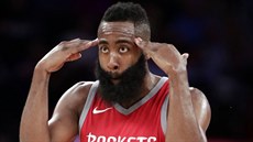 James Harden z Houstonu a jeho oslava James Harden z Houstonu a jeho oslava