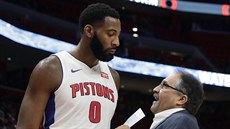 Andre Drummond přijímá kritiku od trenéra Stana Van Gundyho. Andre Drummond přijímá kritiku od trenéra Stana Van Gundyho.