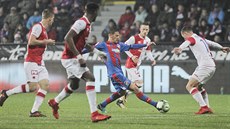 Plzeňský záložník Patrik Hrošovský mezi slávisty Plzeňský záložník Patrik Hrošovský mezi slávisty
