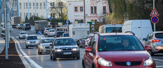 Silniái v Náchod oteveli opravený hlavní tah mstem do Polska (16.11.2017).