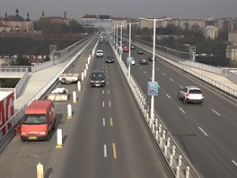 Od roku 1990 nese most název Nuselský. Proel dalími úpravami. Napíklad v...